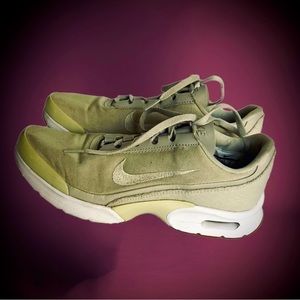 Women’s Nike Sneakers